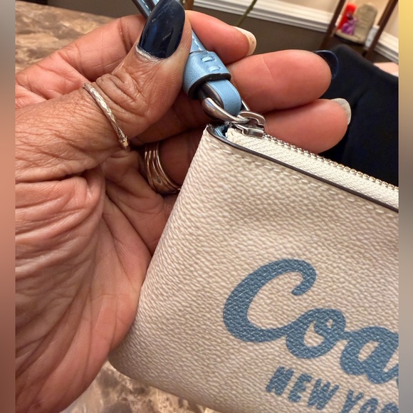 NWT Coach Corner Zip Wristlet in Signature Canvas and Coach Script - Picture 5 of 10